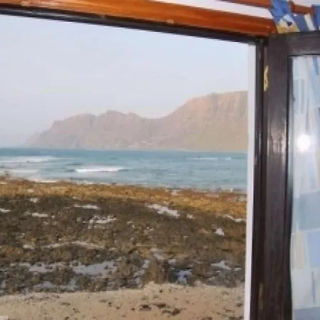 La Caleta Sleeps 2 Wifi Apartman Famara